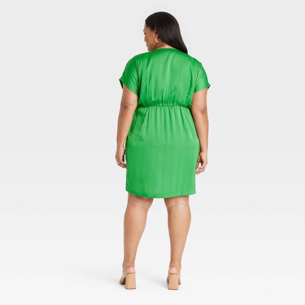 Ava & Viv Green Women's Dolman Short Sleeve Wrap Dress - Picture 2 of 12